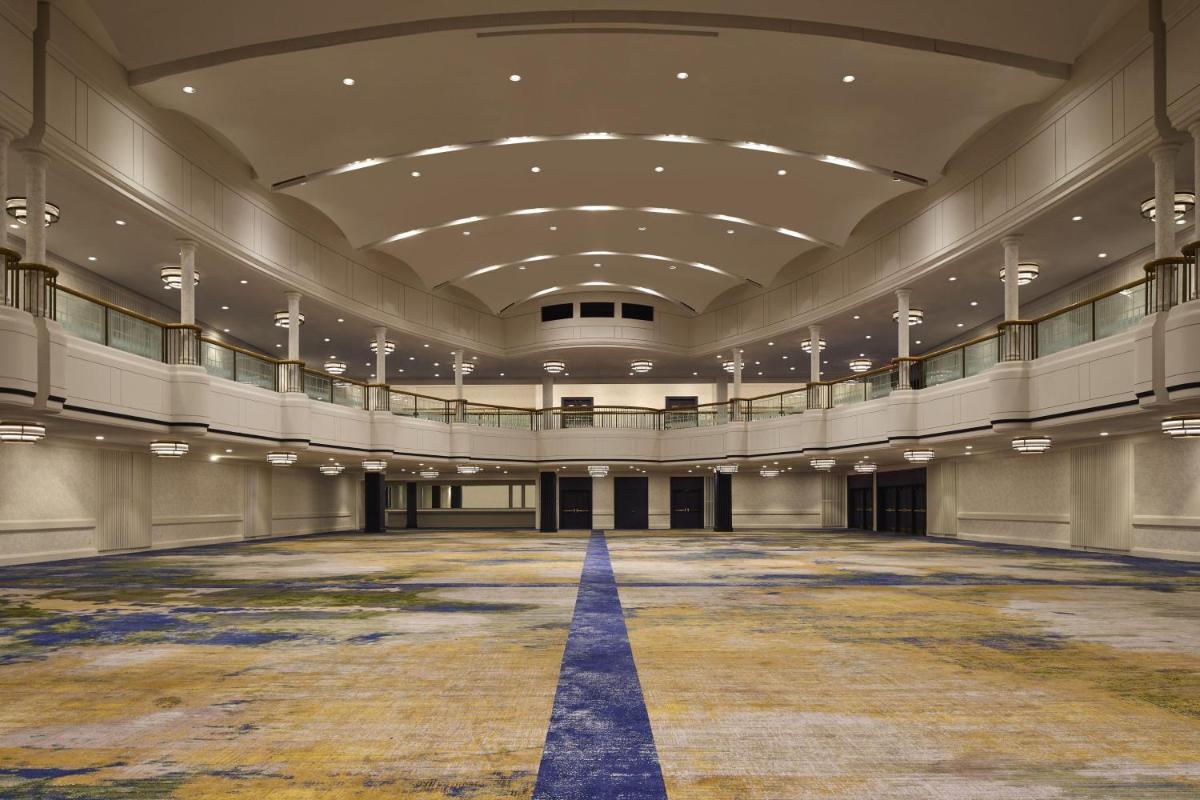 Renaissance Cleveland Hotel - image 7