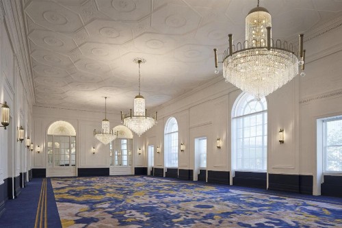 Renaissance Cleveland Hotel - image 9