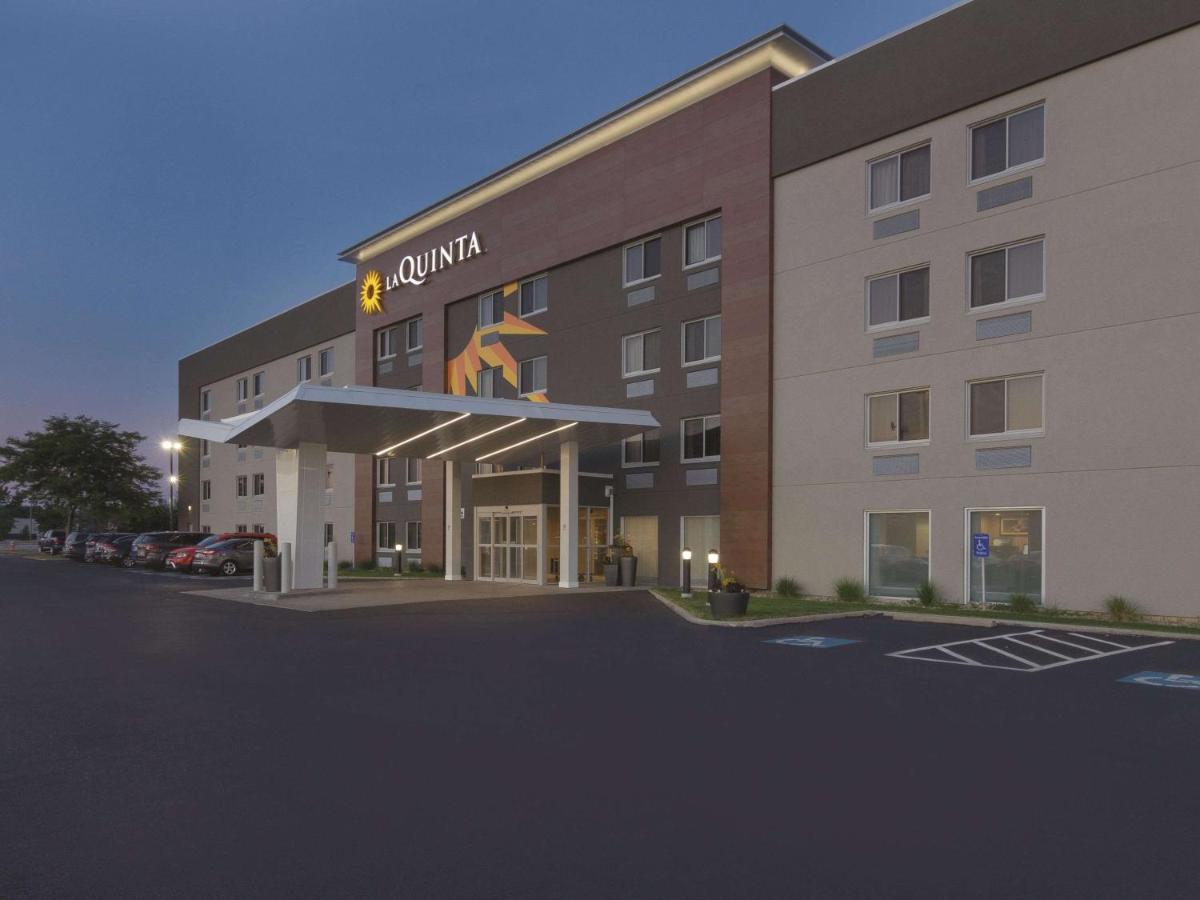 La Quinta by Wyndham Cleveland - Airport North - image 2