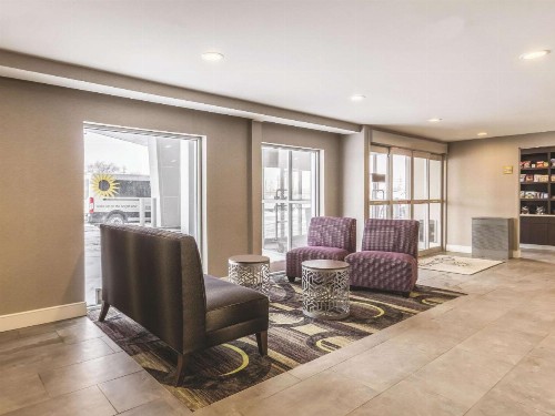 La Quinta by Wyndham Cleveland - Airport North - image 33