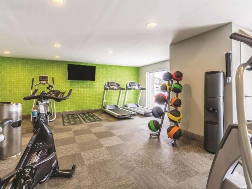 La Quinta by Wyndham Cleveland - Airport North - image 38