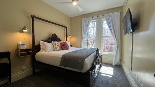 Stone Gables Inn - image 23