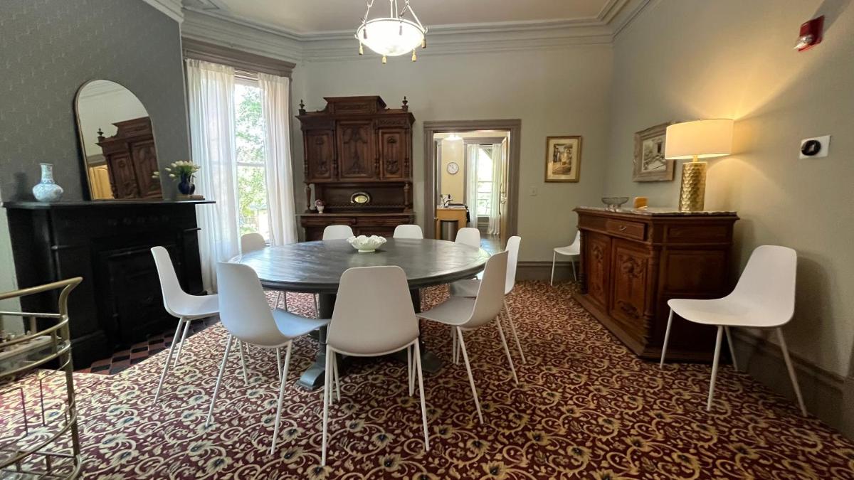 Stone Gables Inn - image 4