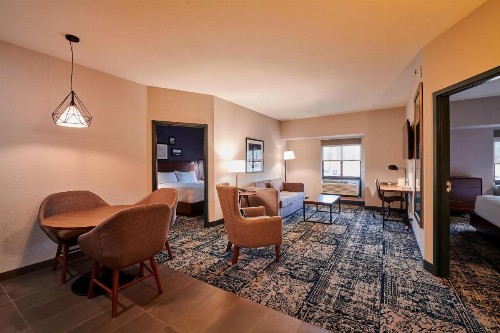 Four Points by Sheraton Cleveland-Eastlake - image 20
