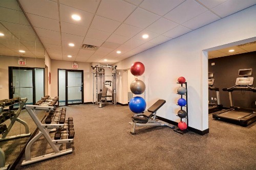 Four Points by Sheraton Cleveland-Eastlake - image 31