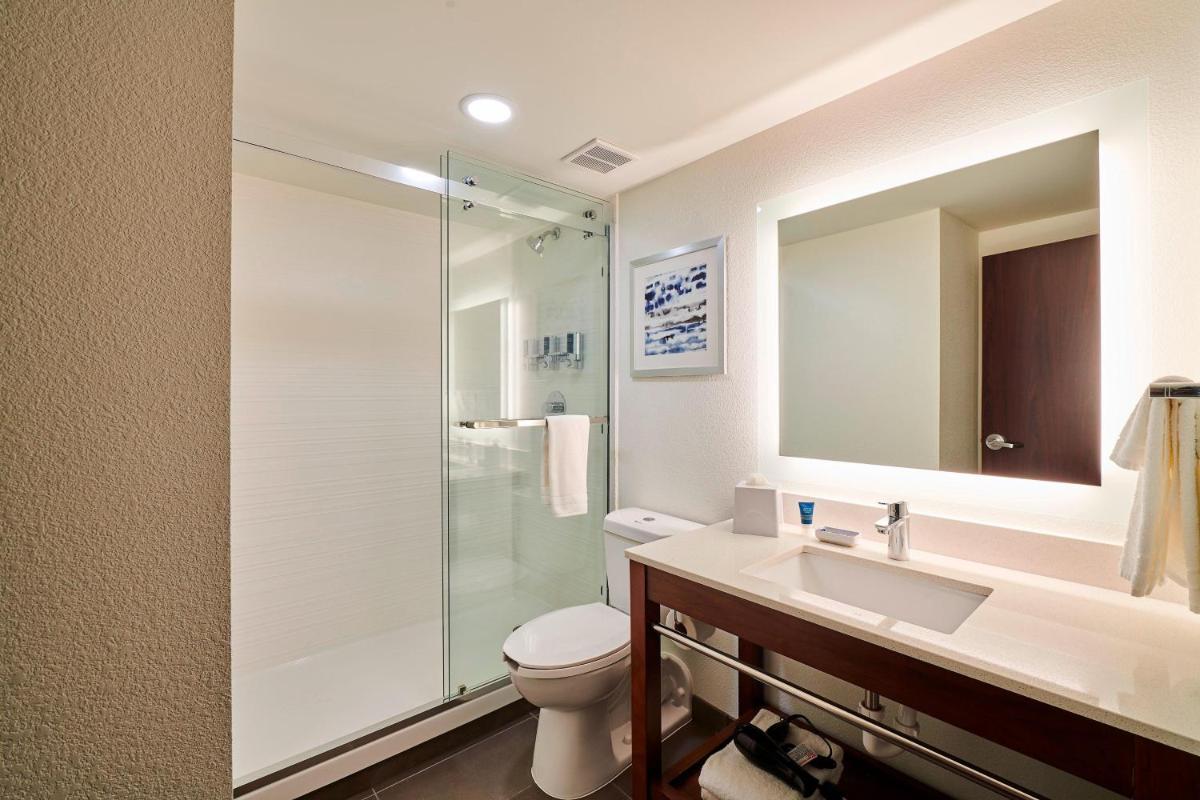 Four Points by Sheraton Cleveland-Eastlake - image 7