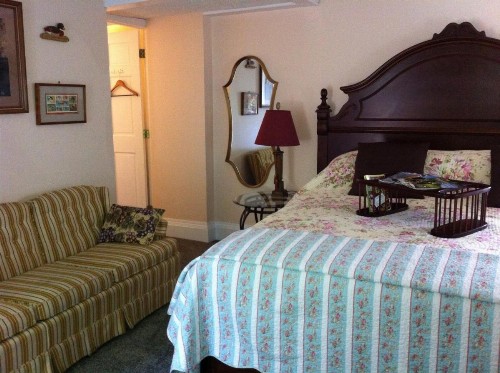 Emerald Necklace Inn Bed and Breakfast - image 16