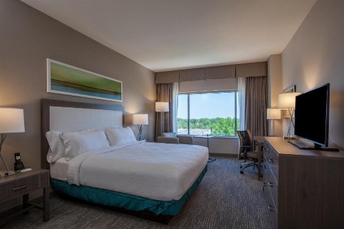 Holiday Inn Cleveland Clinic an IHG Hotel - image 10