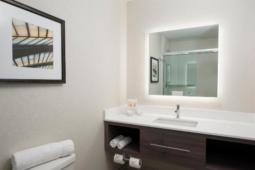 Holiday Inn Cleveland Clinic an IHG Hotel - image 22
