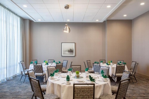 Holiday Inn Cleveland Clinic an IHG Hotel - image 42