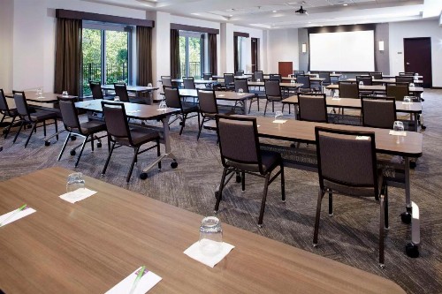 Hyatt Place Cleveland/Lyndhurst/Legacy Village - image 32