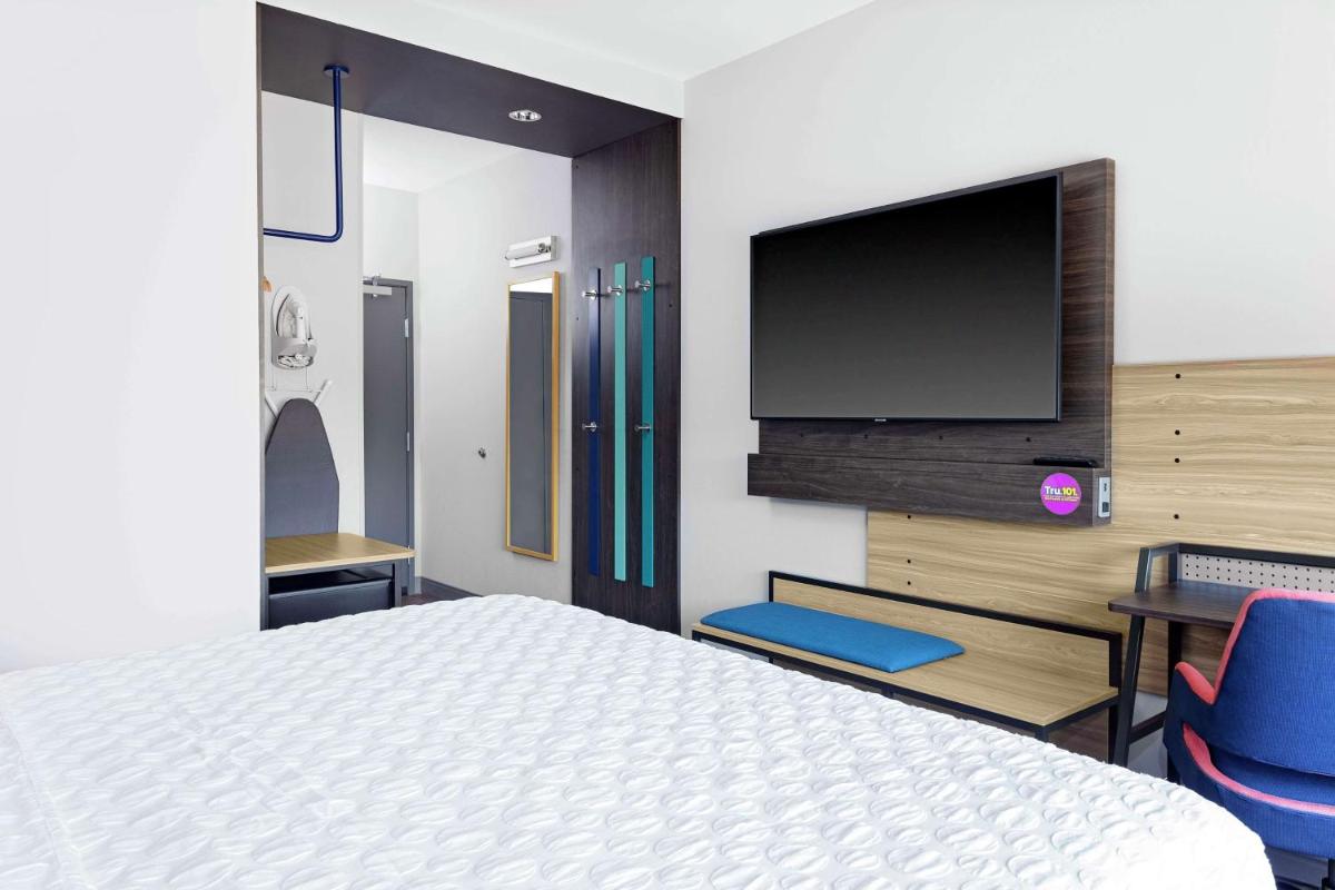 Tru By Hilton Cleveland Midtown - image 3