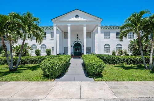 The Historic Clewiston Inn