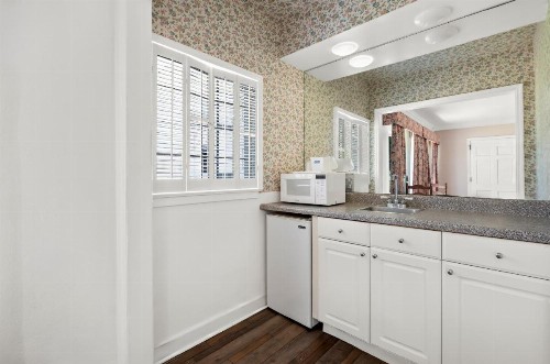 Americas Best Value Inn Historic Clewiston Inn - image 3