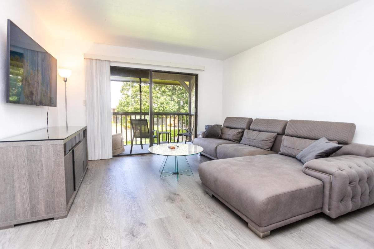 Bass & Sun Condominium 2/2 Bedroom - main image