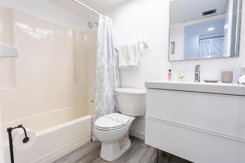 Bass & Sun Condominium 2/2 Bedroom - image 10