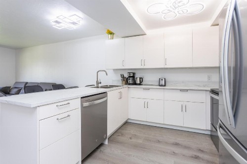 Bass & Sun Condominium 2/2 Bedroom - image 12