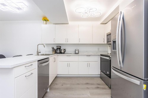 Bass & Sun Condominium 2/2 Bedroom - image 14