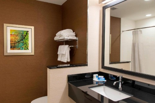 Fairfield Inn & Suites by Marriott Jackson Clinton - image 7