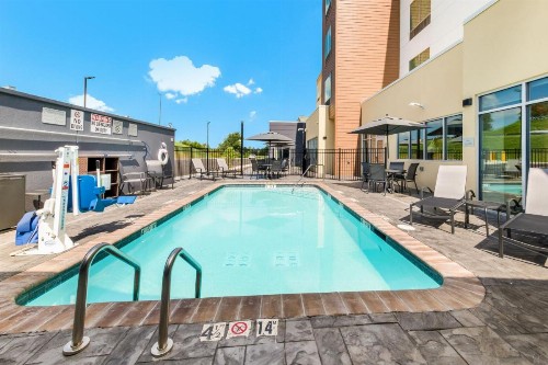 Fairfield by Marriott Inn & Suites Knoxville Clinton - image 15
