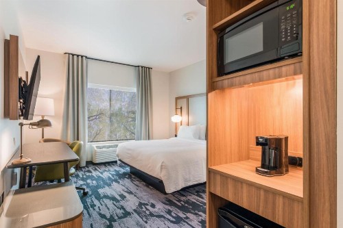 Fairfield by Marriott Inn & Suites Knoxville Clinton - image 8