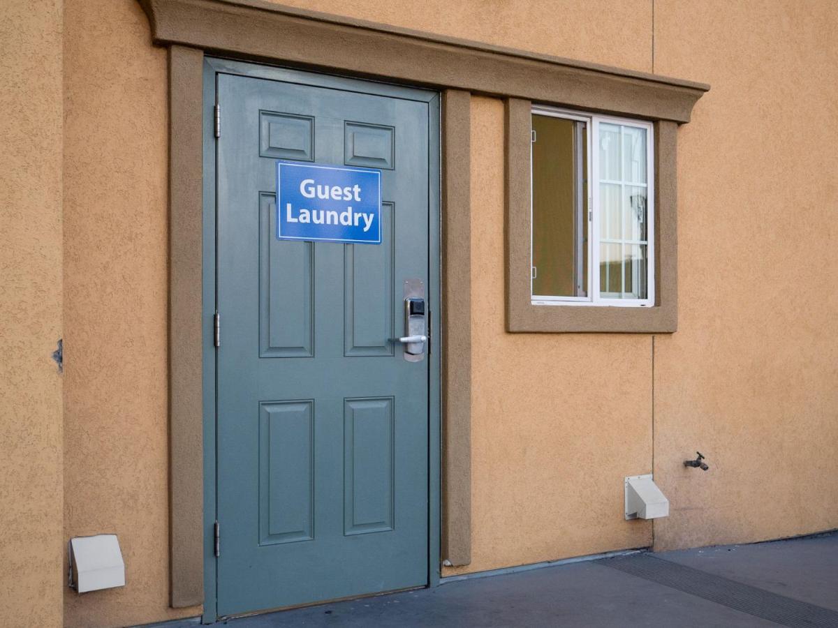 Rodeo Lodge - image 6