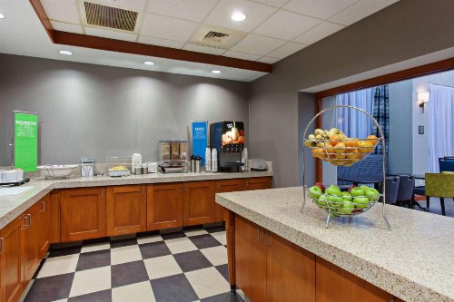 Hampton Inn & Suites Clovis - Airport North - image 21