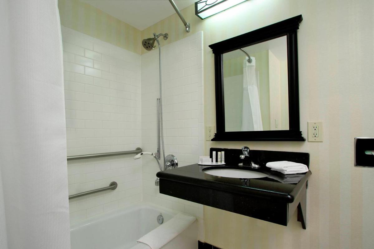 Fairfield Inn & Suites Fresno Clovis - image 5