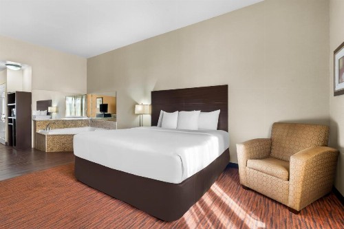 Comfort Suites Clovis - image 31