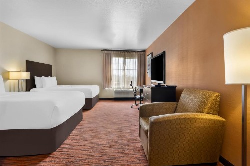 Comfort Suites Clovis - image 34