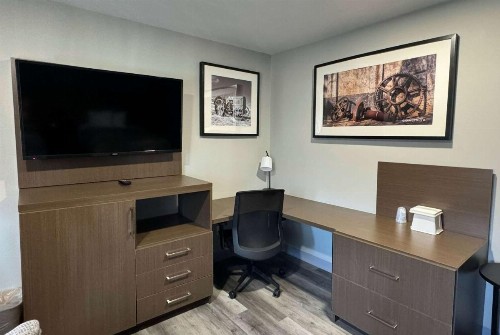 Travel Stay - Coalinga - image 2