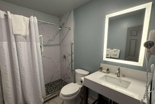 Travel Stay - Coalinga - image 21