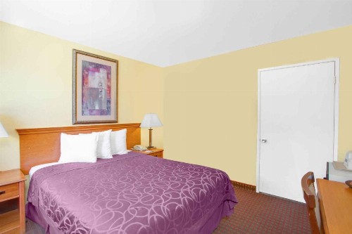 Travel Stay - Coalinga - image 25