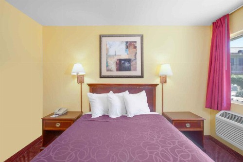 Travel Stay - Coalinga - image 26