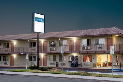 Travel Stay - Coalinga - image 33