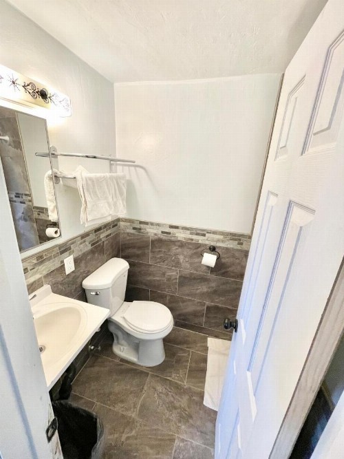 Royal Lodge - image 23
