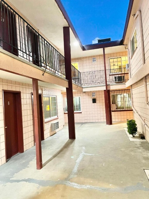 Royal Lodge - image 5