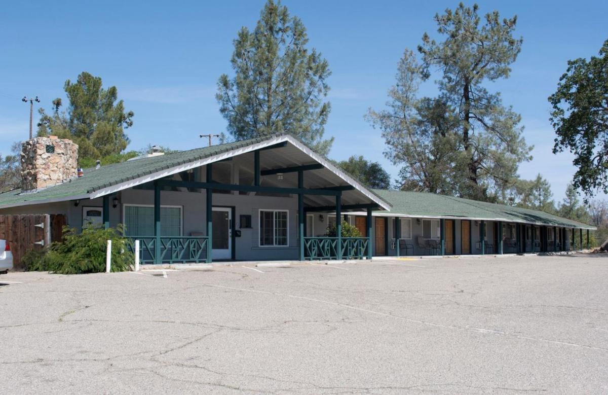 Black Hawk Lodge - main image