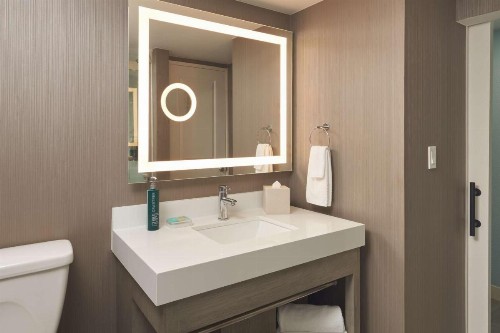 Hilton Cocoa Beach Oceanfront - image 13