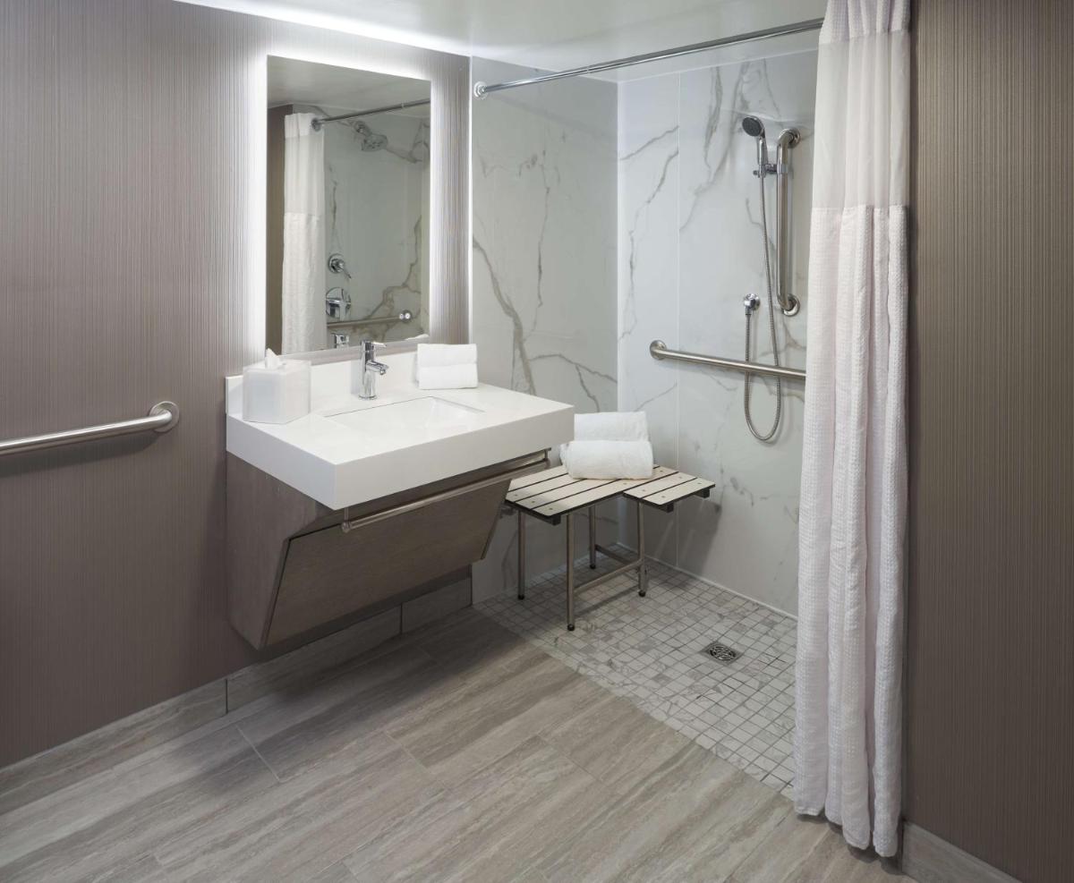 Hilton Cocoa Beach Oceanfront - image 6