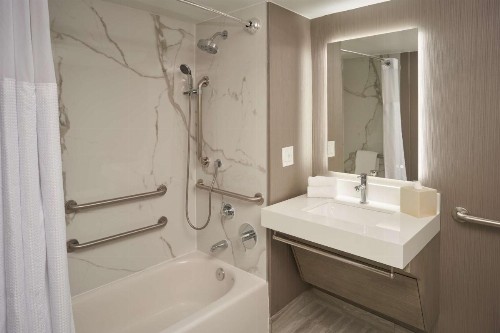 Hilton Cocoa Beach Oceanfront - image 7