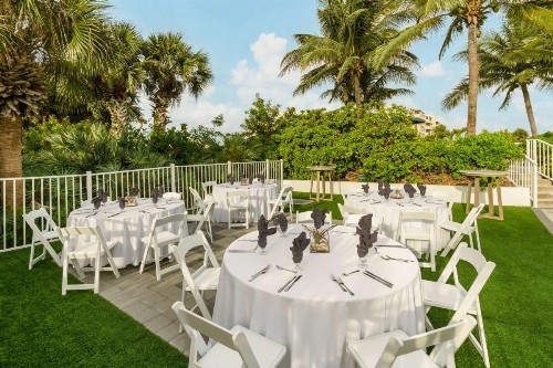 DoubleTree by Hilton Hotel Cocoa Beach Oceanfront - image 17