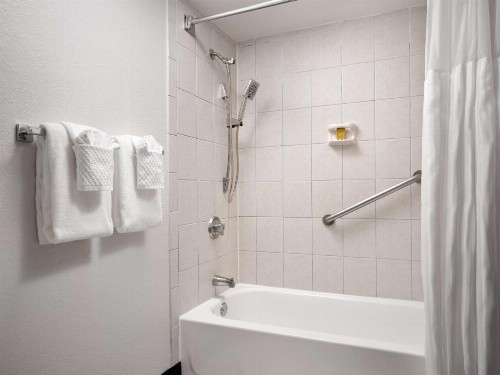 DoubleTree by Hilton Hotel Cocoa Beach Oceanfront - image 26