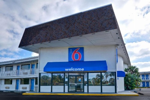 Motel 6-Cocoa Beach FL - image 2