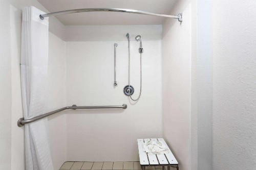 La Quinta Inn by Wyndham Cocoa Beach-Port Canaveral - image 18