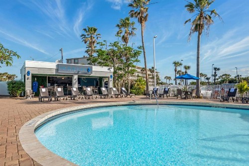 Best Western Cocoa Beach Hotel & Suites - image 1