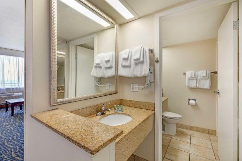 Best Western Cocoa Beach Hotel & Suites - image 17