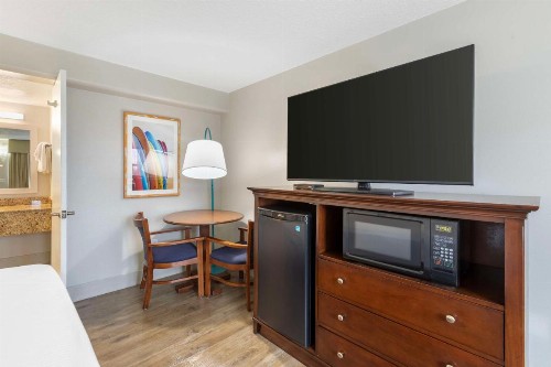 Best Western Cocoa Beach Hotel & Suites - image 23