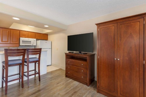 Best Western Cocoa Beach Hotel & Suites - image 39