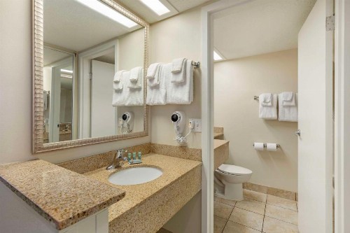 Best Western Cocoa Beach Hotel & Suites - image 44